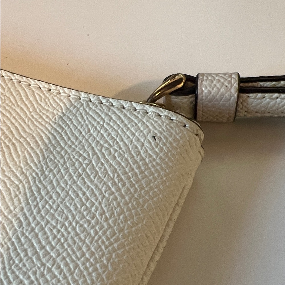 Coach Cream Off-white Ivory Wristlet with Gold Logo - Picture 4 of 7